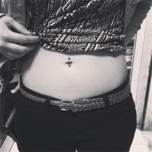ariacol's tweet photo. Piercing http://t.co/VbDfeLSBRL