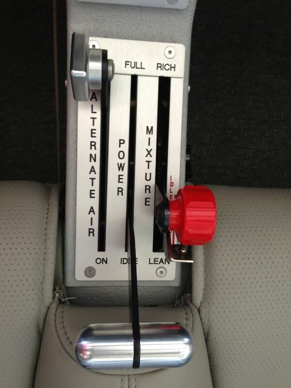 FlyAlpha1Air's tweet image. Check out the throttle controls in the Diamond Aircraft. Very nice and sporty. #learn2fly #flightschool #diamondDA20