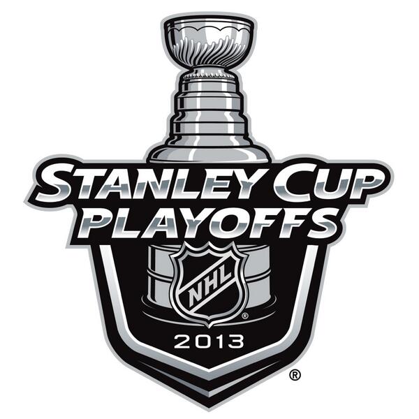 Cals_Cantina's tweet photo. Eat in $5 lg pizza and $2 16oz Molson and Labatt Drafts. Kick off your holiday weekend @Cals_Cantina with the #Pens http://t.co/JYj6q77bER