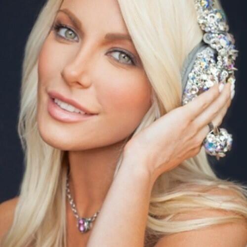 Everyone be sure u go check out the gorgeous &amp; amazing @crystalhefner DJ this weekend <a href="/SapphireDayClub/">TheSapphirePool</a> ☺🐰🎤