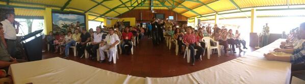 CGTCol's tweet photo. Asamblea de Sintraexito aprueba su afiliación a la @cgtcolombia1 @JorgeDiezCGT @FEGTRAVALLECGT @MiryamLTA @jjuanp80 http://t.co/kTswJSC389