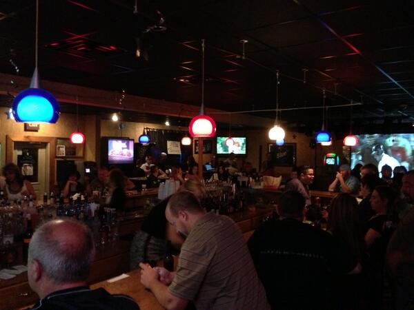 Cals_Cantina's tweet photo. Big screens every direction you look @Cals_Cantina. Eat in $5 lg pizza / $2 Molson &amp; Labatt drafts tonight. #Pens http://t.co/5yyYQKRMHT
