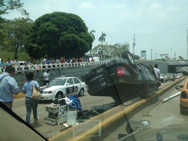 horrible accidente en Av. Ruiz Cortines