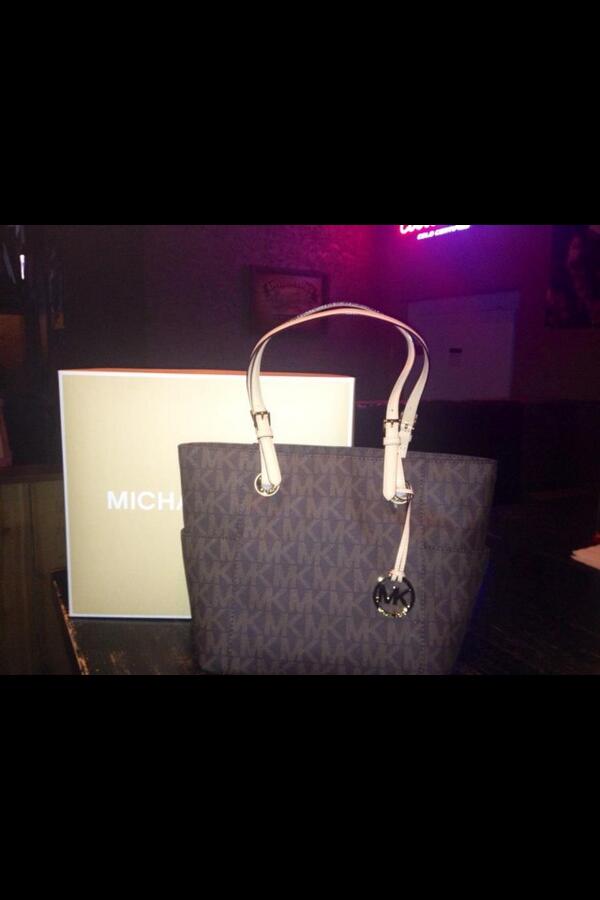 OutlawsRhouse's tweet photo. It's Daisy Duke Friday! $4 Highballs all night and we are giving away a Michael Kors Handbag! Guestlist@7802355113 http://t.co/BR2wuGEYst