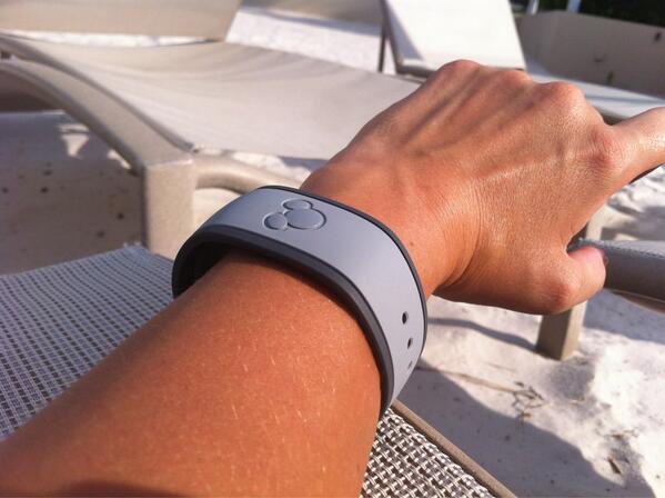 MarcyDillon's tweet photo. @MarcyDillon: Pool.  MagicBand.  Fancy Drinks = Best day ever. @kaytothe_p @jgplayer24 http://t.co/CexBZyyUcl