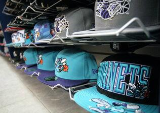 TariqSmithNC's tweet image. Children of the 80's &amp;amp; 90's rejoice! The Buzz is Back! #Snapbacks #StarterJackets #WeBeelieve #AliveAtTheHive