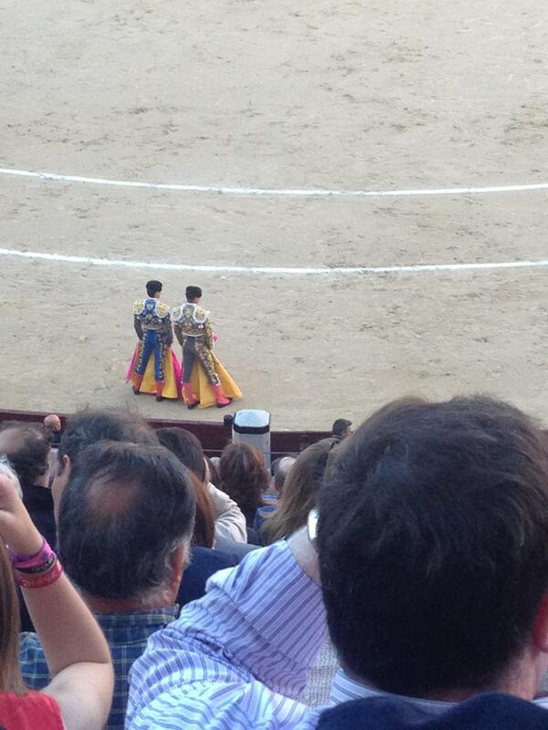 magui7's tweet photo. Buena tardecita hoy en las ventas, nos despedimos de las tardes de toros a lo grande, mañana toca encerrarse 7J http://t.co/fJxIm78e4x