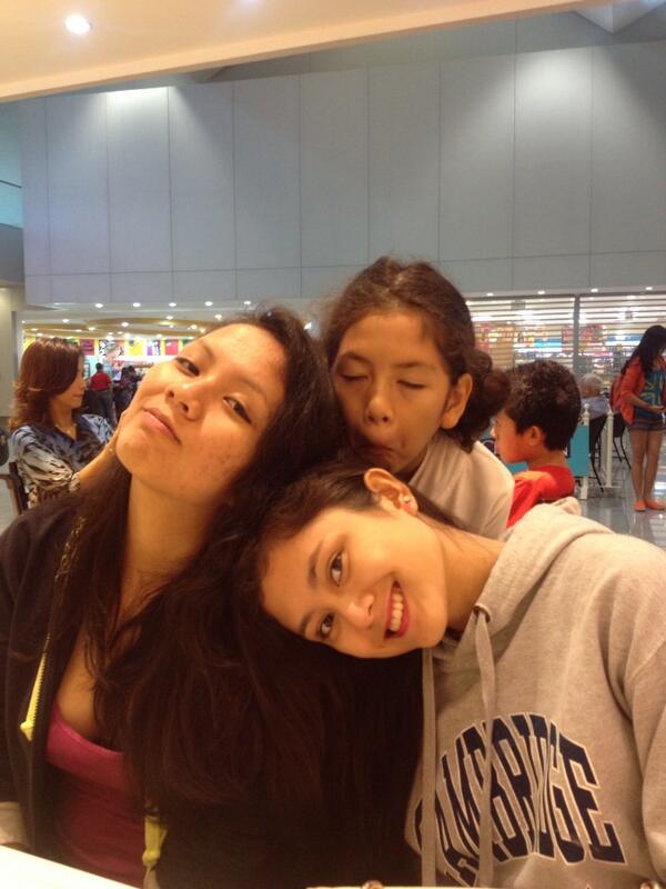 risahontiveros's tweet photo. Sister love (though Sinta looks like her Ates' lola, hehe) http://t.co/MGHtTs5Uzh