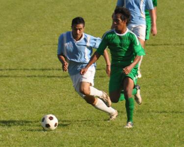 SamoaFootball's tweet photo. awesome game today, congratulations to Lupe ole Soaga for making it to cup semi-finals #cupROUND #Samoa http://t.co/XbWgmRfhGP