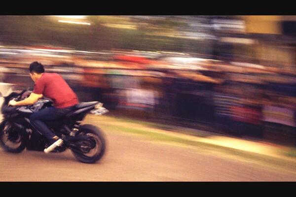 _DemianAditya_'s tweet photo. One more try.. *min 80km/hour http://t.co/y0YebK1qES