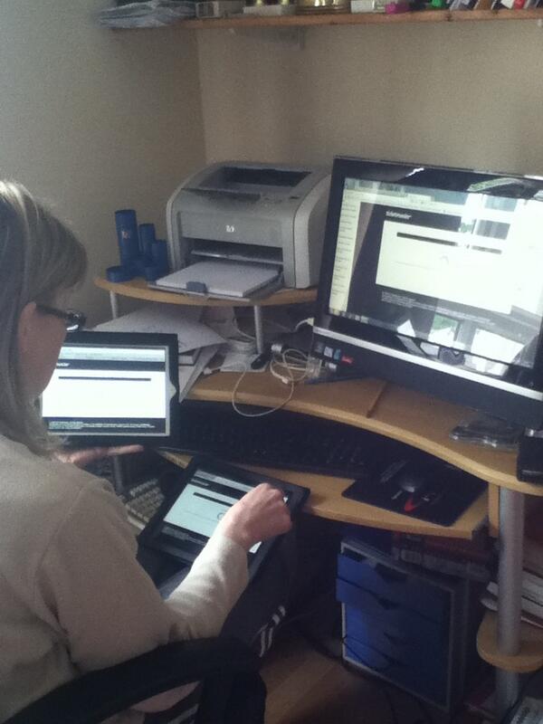 fionaamcl's tweet image. Mums flat out here haahaha #onedirectiontour #ticketmaster