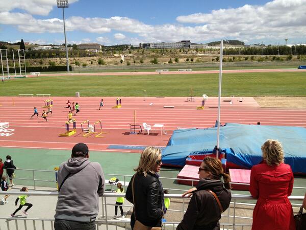 AlonsoCL2's tweet photo. Campeonato provincial de Zaragoza por equipos Benjamín. AÚPA NUESTRAS CHICAS!!!! http://t.co/U1CxdUAt25