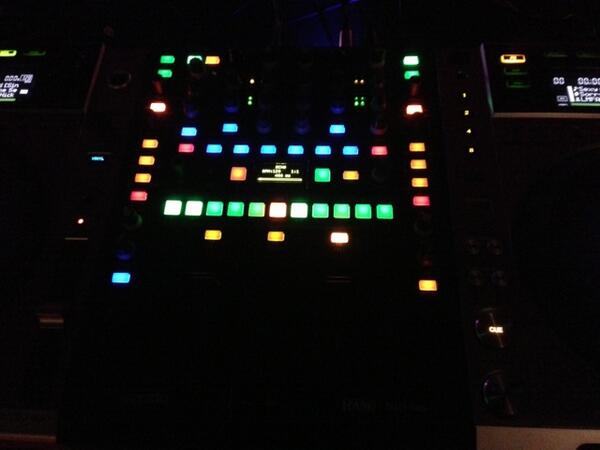 dj5050's tweet photo. Who's still on this bitch get at me son! http://t.co/queTkTQX7x