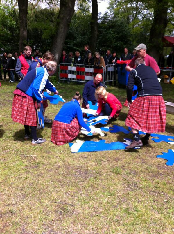 RotaryHighlandG's tweet photo. RT “@ABaerveldt: #HighlandGames succes ondanks de kou. Alle teams waren geweldig. Trots op team @gemvelsen http://t.co/36AQl8eCGd”