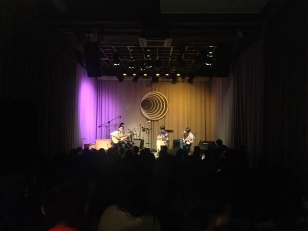 9soothe_bot's tweet photo. 헉 “@hakju: 음..9와숫자들 신곡 가사 중 ‘전 여기 남아 쉴래요’를 ‘정력이 남아 쉴래요'로 알아들음…음… http://t.co/mzUpir7GYi”