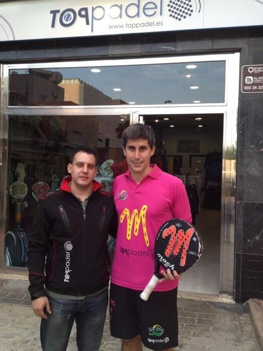 juanorozcopadel's tweet photo. Con uno de mis sponsor #EMIFER agrícola. Gracias por la confianza!! @ToppadeLTienda @Mach_Padel http://t.co/H6BCpm5kXU