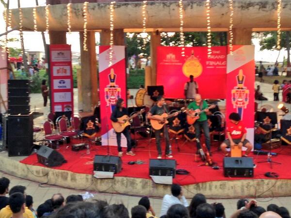 drowkavi's tweet photo. #whirlingkallapas live @BandstandGigs #shivajipark #sunset
@UdayBenegal @chungates http://t.co/ronL0Xynq2