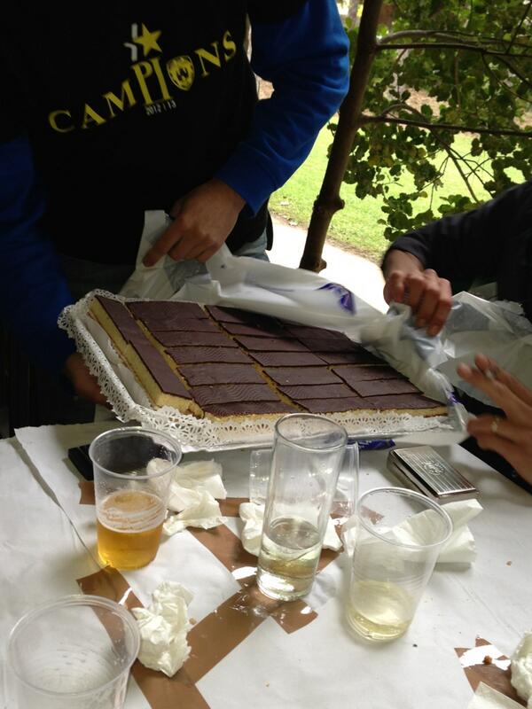 JovesdeVidreres's tweet photo. Han arribat els postres #morenetes #vidreressomtots #vidreres #casaTxarlio http://t.co/hvgoapQA2r