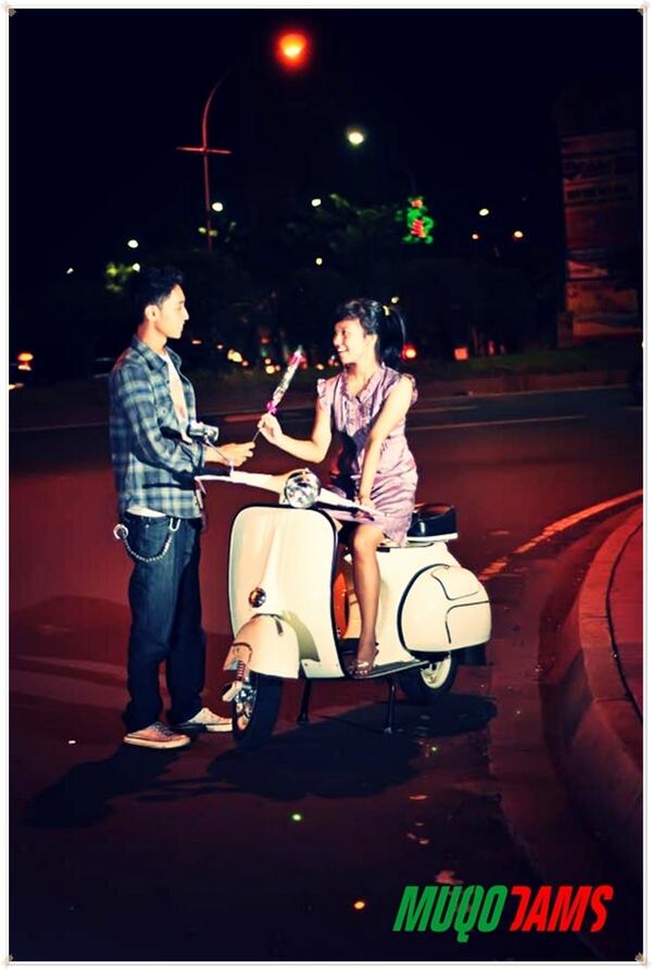 660+ Gambar Romantis Pacaran Naik Vespa Gratis