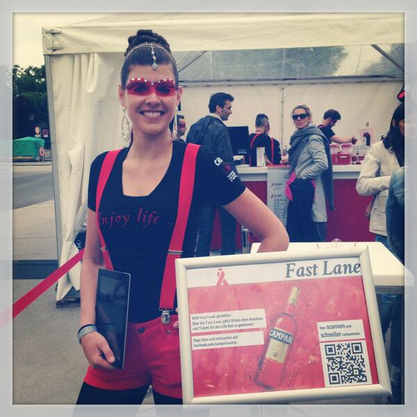 campari_at's tweet photo. If you want your drink faster or a #Lifeball ticket: http://t.co/hq1KNj3QaG and then look for Katja! ;) #Lifeball http://t.co/uWxs2EaJHg