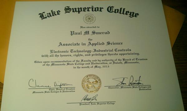 nordeast51's tweet image. Officially done with college #degree #timeforanewjob