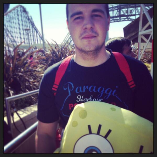 LaityRyan's tweet photo. My new look lol! #spongebob http://t.co/GF0HdRDOLD