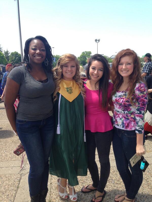 RatchetKay's tweet photo. @Raan__ @ShelbChrist @JAZZersize_ Loves http://t.co/Waj2sL72bG
