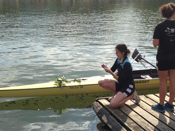 MagdalenBC's tweet photo. W1 affixing the hallowed lily to the boat #goingforblades http://t.co/n1oZPdb0pZ