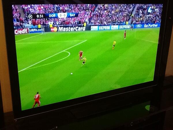 Gylden33's tweet photo. Tenkte å se #clfinale men ser ut som #fifa97 på tv. Tull at dette ikke sendes i #hd #clfinal http://t.co/5VWFqFv8HL