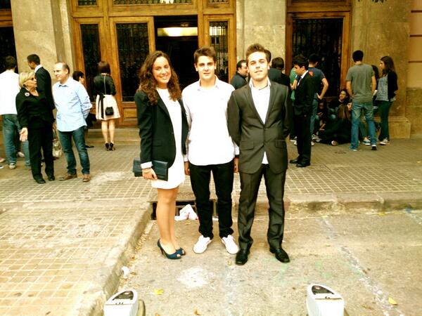joseteplaza's tweet photo. Graduación del peque de la famLilia!!  jajaja esperamos que sea su última gradu http://t.co/AWFNvymMiY