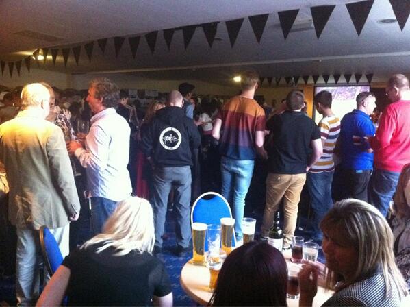 VictorMagpie's tweet photo. Getting really busy in the club. I'm hiding in the corner trying not to draw attention to myself... http://t.co/hNwk3hkAFO