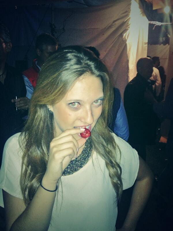 No hay mejor seduccion que una niña con una fresa @jessicaatala  <a href="/ClaudiaAAguilar/">Claudia Aguilar</a> <a href="/AleEzkauriatza/">Ale Ezkauriatza</a> <a href="/RebeDiazdeLeon/">Rebe</a>