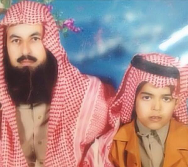 salmaneisa's tweet photo. ♡ يَ رب أحفظ أَبي من كل شَر 
فَ جَميع القلوب تَغفو إلا قلب #الأب http://t.co/0B34v4XHFU