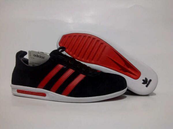 p_puas's tweet photo. Adidas Porsche | size 40-44 | 290rb
 Contact : 08987078463 / 02293897720
 Pin : 313537EA http://t.co/XB0EuLcSNS