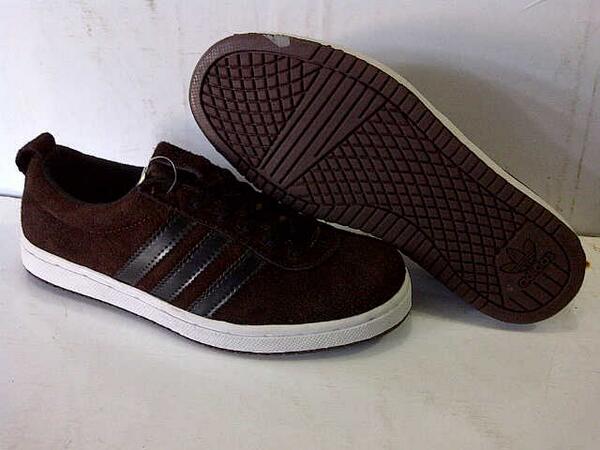 p_puas's tweet photo. Adidas Adifit | size 40-44 | 250rb
 Contact : 08987078463 / 02293897720
 Pin : 313537EA http://t.co/IGhDNvDJBO