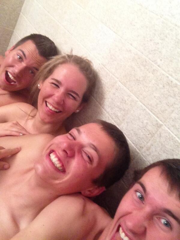 ColtenPelton's tweet image. #ClosedPool #WTF