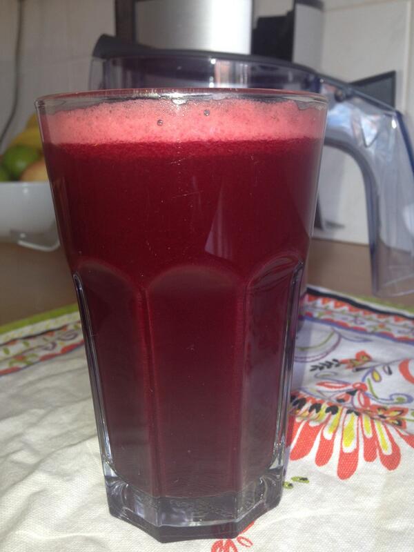 Liz_EddyPR's tweet photo. Power juice inspired by @juicemaster before my home version of my @getfit_military training #summertime http://t.co/wm1Eef1Ilf