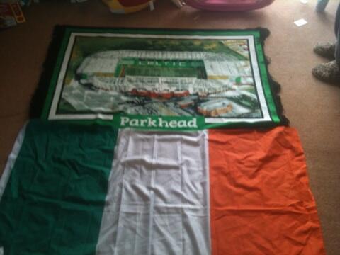 anicoll89's tweet photo. Getting ready to show ma neighbours ma colours. #hailhail http://t.co/bWrh8ks9Tu