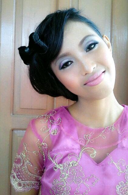 AchieAdhie's tweet photo. Make up &amp; Hair Do By ACI http://t.co/hw2AxAjgHv