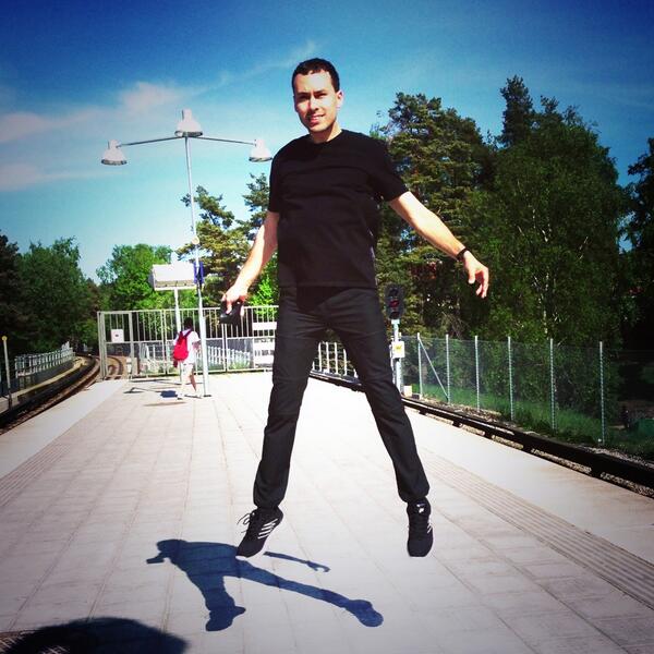 BryanGRapp's tweet image. Lärde mig sväva igår. #levitator