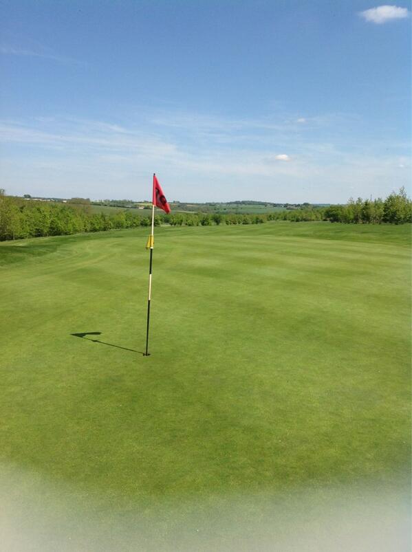 NauntonDownsGC's tweet image. Beautiful weather for the bank holiday weekend.  Get yourselves to the golf course and take advantage while it lasts