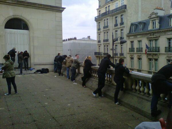 Damien Rieu on Twitter: "#solferino #direct bonne ambiance ...