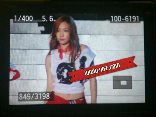 [PIC][26-05-2013]SNSD khởi hành đi Đài Loan để biểu diễn tại "Happy4 K-POP Concert in Taiwan" vào sáng nay - Page 3 BLMsQo2CMAAF1FY