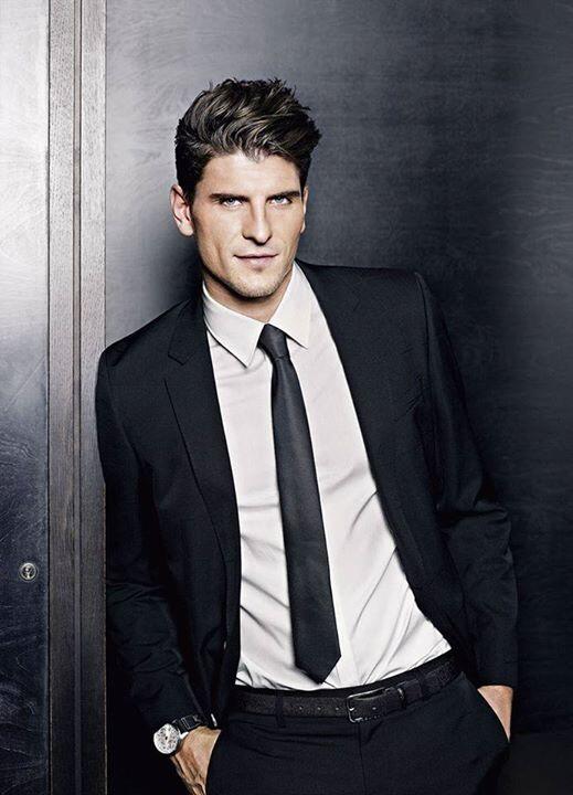 watchoftheweek1's tweet photo. Mario Gomez, Bayern Munchen http://t.co/TlUJdD9iwa