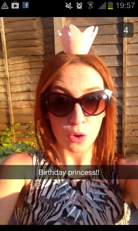 HannahMucklow's tweet photo. @liseee brought a smile to my face on such a shitty day I've had! http://t.co/gTpOSceRSy
