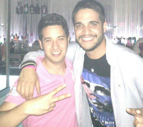 Albertillo_se's tweet photo. @ivanalmeny esas cocteleras son mortales! Me alegro ke vaya de lujo el Ginger ke es la ostia...Un abrazo crack http://t.co/pHV6wzFffo