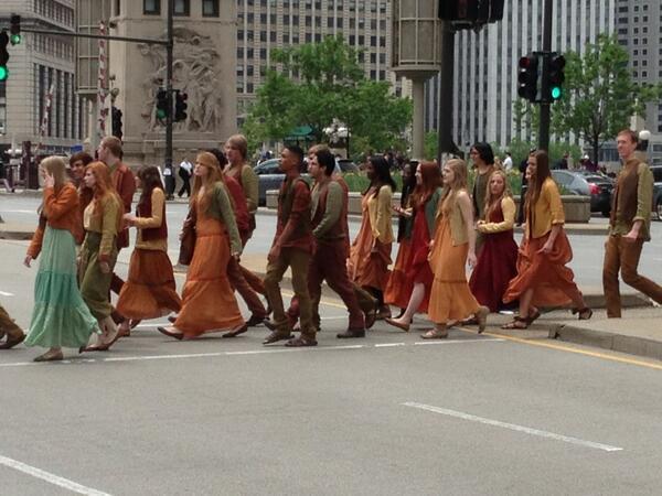 Divergent Faction Extras Film Exterior Scenes in Chicago Today (Photos &  Video) | Divergent Lexicon