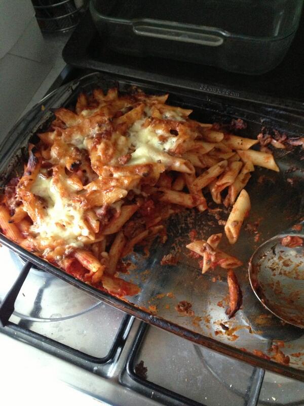 MarcCripps007's tweet photo. Spicy Tomato Pasta Bake For Dinner. Dat Shit Got Murdered #Grrrrrrrrrrrrrreat http://t.co/GjeYM85f1U