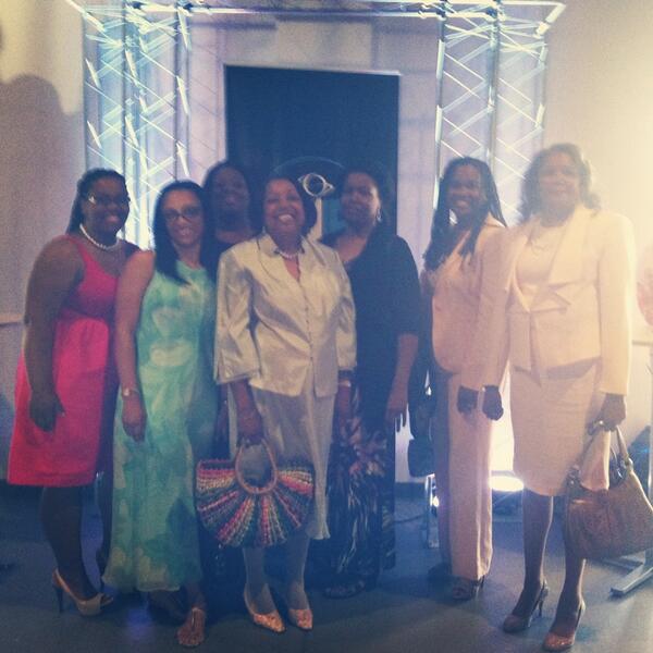 MzCapTAUvating's tweet image. Sisterhood Sunday Tau Gamma Delta Sorority Inc., #LambdaChapter 💗💙💗💙