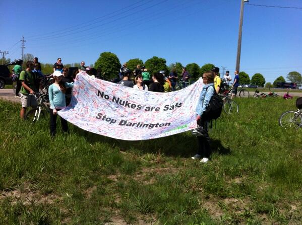 CU_Composters's tweet photo. Ride for Renewable energy with Green Peace organization... 75 km bike ride along lake ON @DavidSuzuki #riderenew http://t.co/jwEoVKBPOs